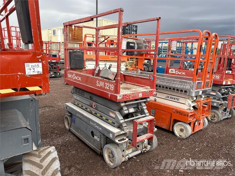 SkyJack SJIII3219 Electric Scissor Lift رافعات مقصية الشكل