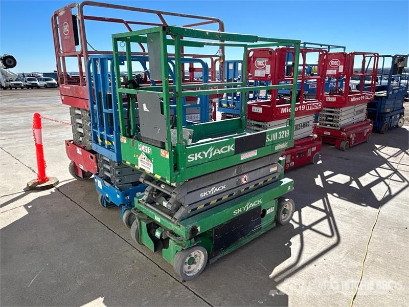 SkyJack SJIII3219 Electric Scissor Lift Schaarhoogwerkers