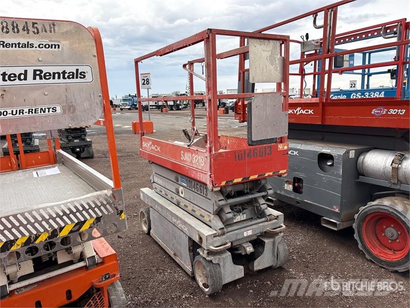 SkyJack SJIII3219 Electric Scissor Lift رافعات مقصية الشكل