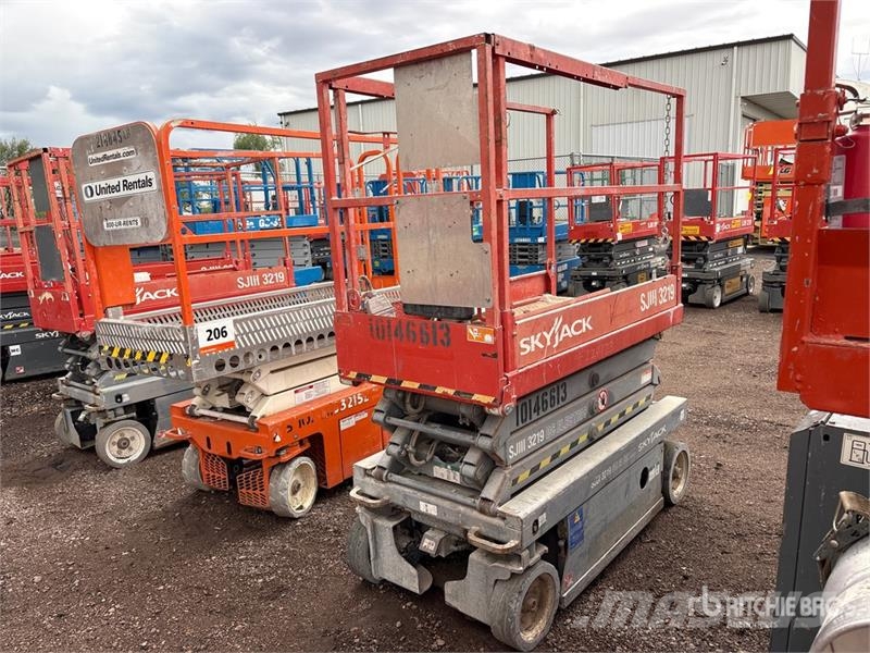 SkyJack SJIII3219 Electric Scissor Lift رافعات مقصية الشكل