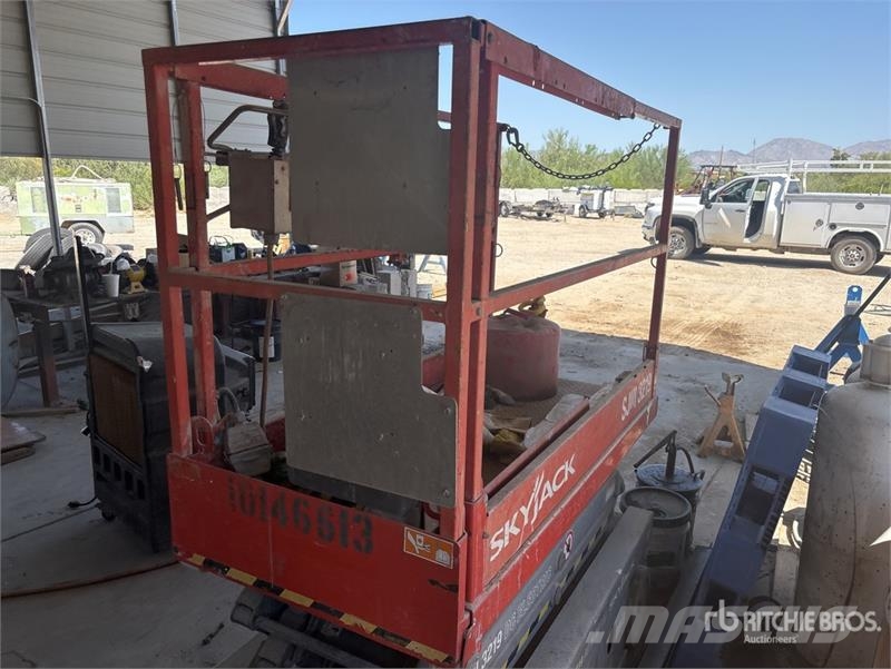 SkyJack SJIII3219 Electric Scissor Lift رافعات مقصية الشكل
