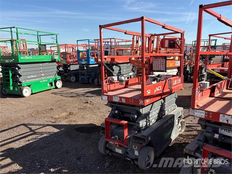SkyJack SJIII3219 Electric Scissor Lift Scissor lifts