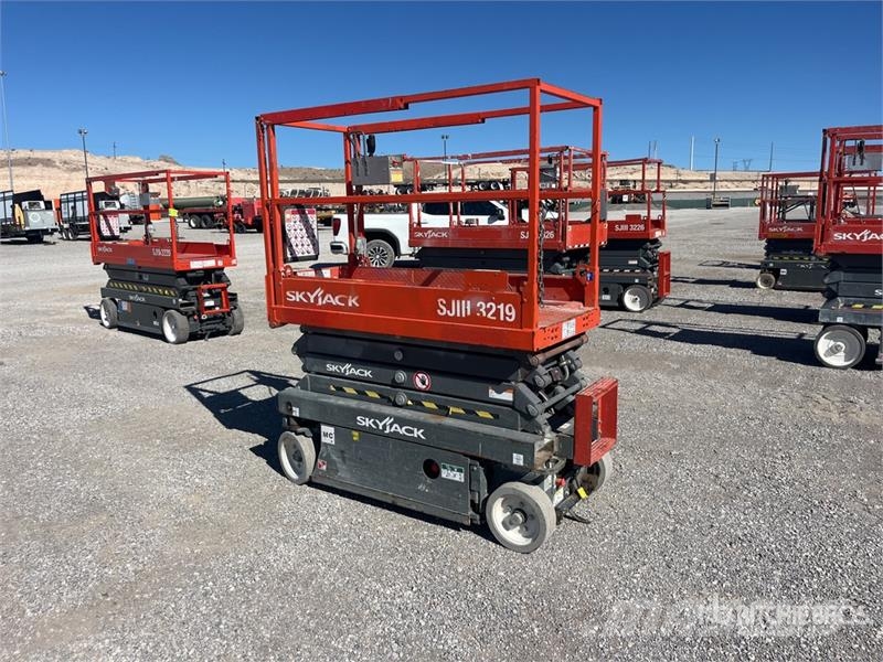 SkyJack SJIII3219 Electric Scissor Lift Saxliftar