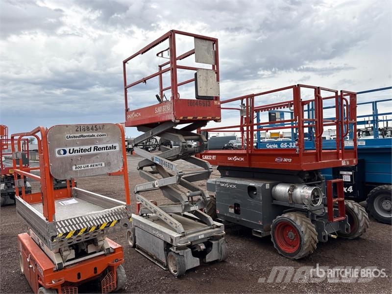 SkyJack SJIII3219 Electric Scissor Lift رافعات مقصية الشكل
