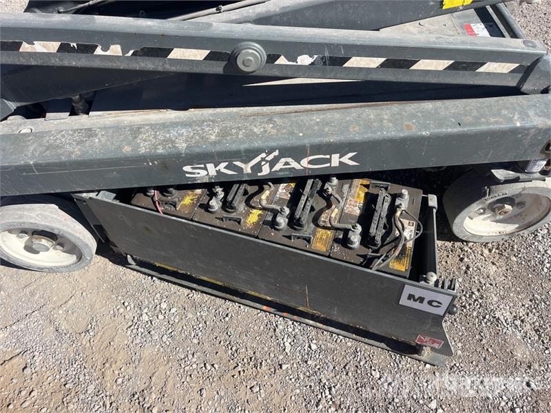 SkyJack SJIII3219 Electric Scissor Lift Saxliftar