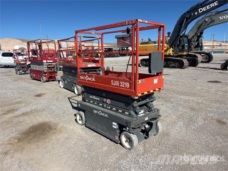 SkyJack SJIII3219 Electric Scissor Lift Saxliftar