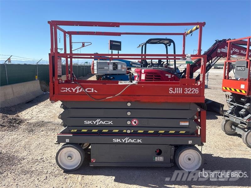 SkyJack SJIII3226 Electric Scissor Lift Piattaforme a pantografo