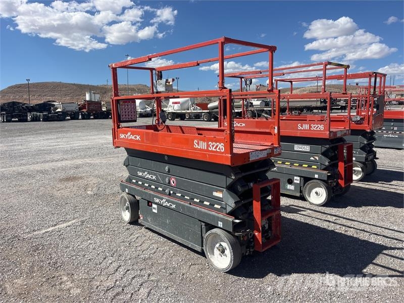 SkyJack SJIII3226 Electric Scissor Lift Škarjaste dvižne ploščadi