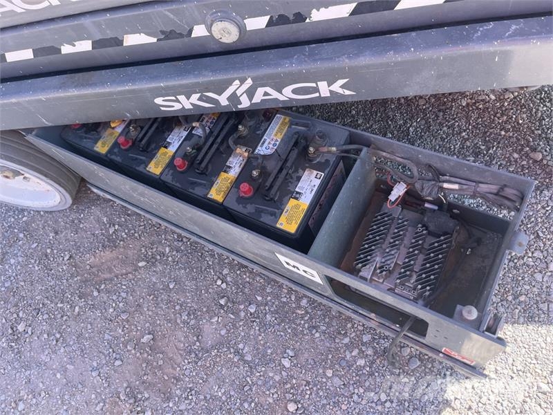 SkyJack SJIII3226 Electric Scissor Lift Škarjaste dvižne ploščadi