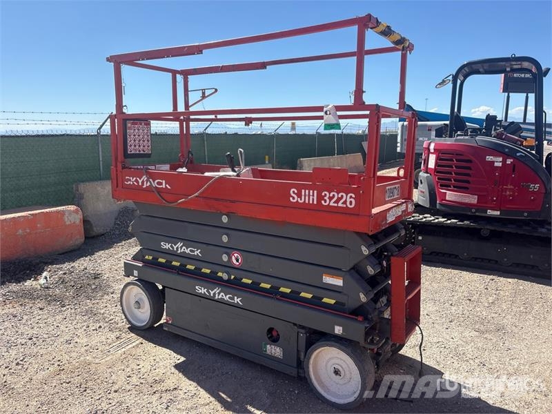 SkyJack SJIII3226 Electric Scissor Lift Piattaforme a pantografo