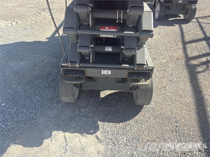 SkyJack SJIII3226 Electric Scissor Lift Scissor lifts
