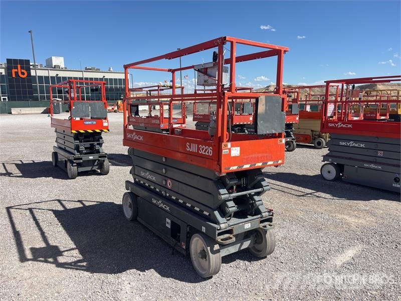 SkyJack SJIII3226 Electric Scissor Lift Škarjaste dvižne ploščadi