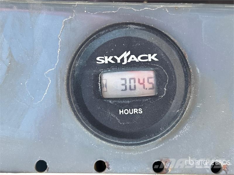SkyJack SJIII3226 Electric Scissor Lift Scissor lifts