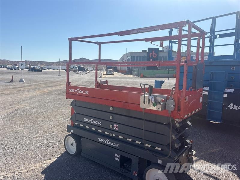SkyJack SJIII3226 Electric Scissor Lift Scissor lifts