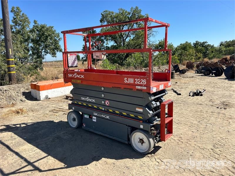 SkyJack SJIII3226 Electric Scissor Lift Scissor lifts