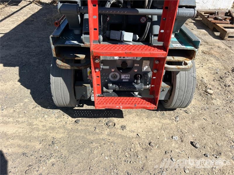 SkyJack SJIII3226 Electric Scissor Lift Scissor lifts