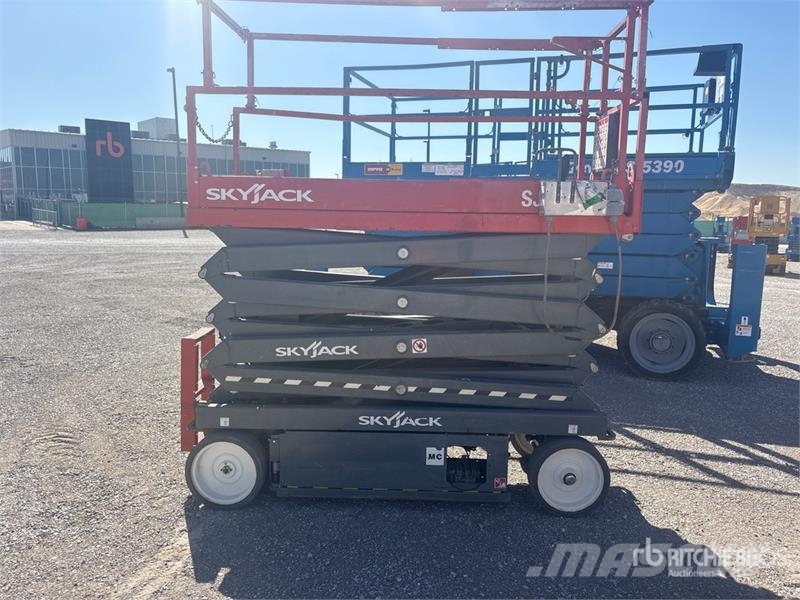 SkyJack SJIII3226 Electric Scissor Lift Scissor lifts