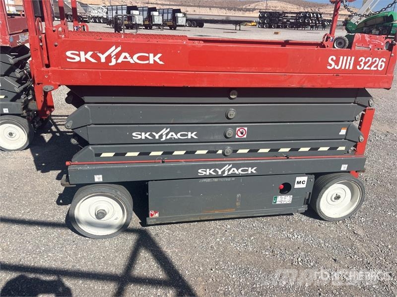 SkyJack SJIII3226 Electric Scissor Lift Scissor lifts