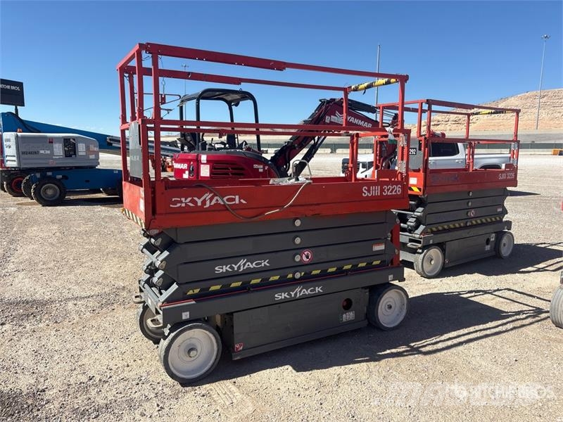 SkyJack SJIII3226 Electric Scissor Lift Piattaforme a pantografo