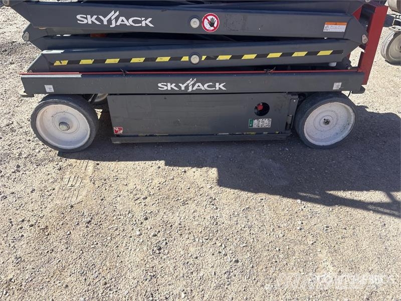 SkyJack SJIII3226 Electric Scissor Lift Piattaforme a pantografo