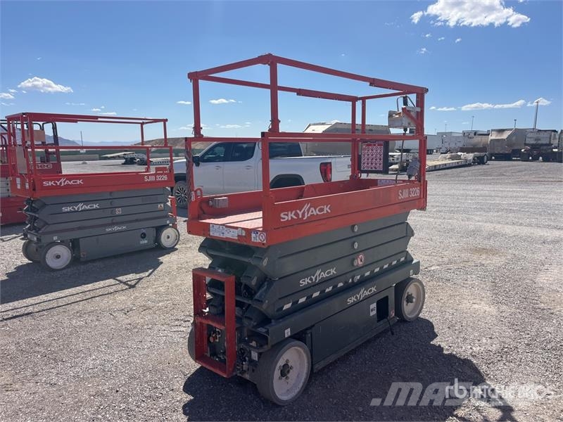 SkyJack SJIII3226 Electric Scissor Lift Škarjaste dvižne ploščadi