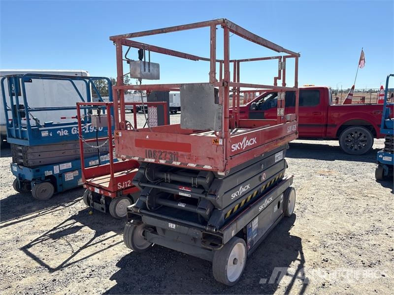 SkyJack SJIII4626 Electric Scissor Lift Saksilavat