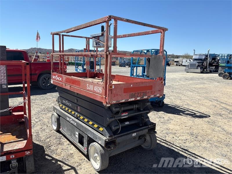 SkyJack SJIII4626 Electric Scissor Lift Saksilavat