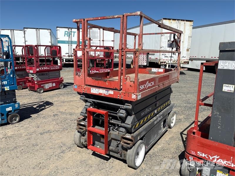 SkyJack SJIII4626 Electric Scissor Lift Scissor lifts