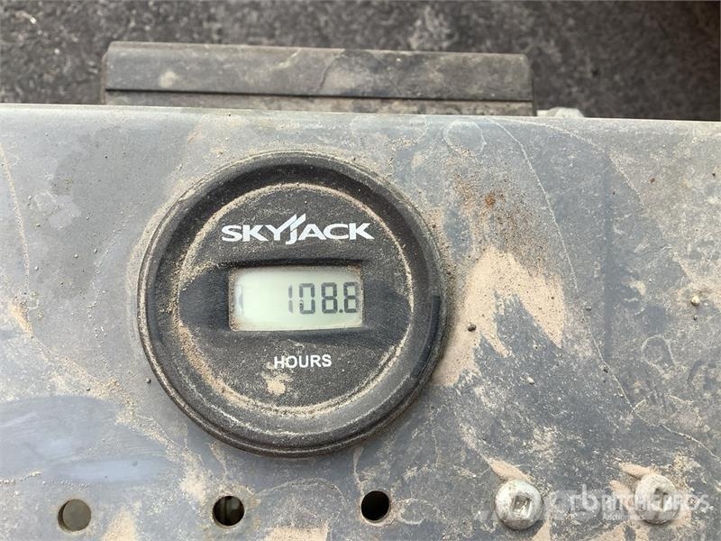 SkyJack SJIII4740 Electric Scissor Lift Scissor lifts