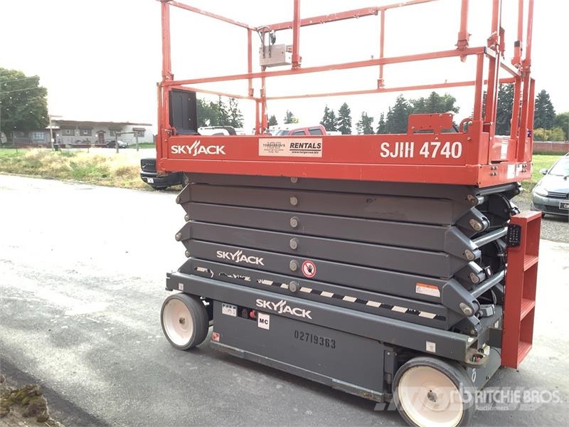 SkyJack SJIII4740 Electric Scissor Lift Scissor lifts