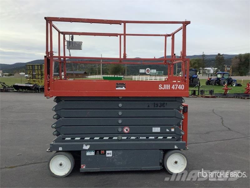 SkyJack SJIII4740 Electric Scissor Lift Šķerveida pacēlāji