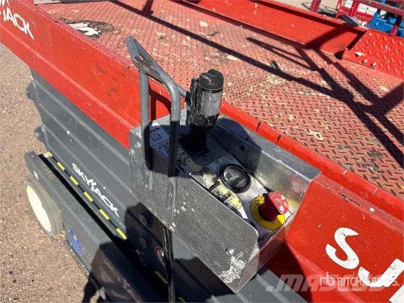 SkyJack SJIII4740 Electric Scissor Lift Škaraste platforme