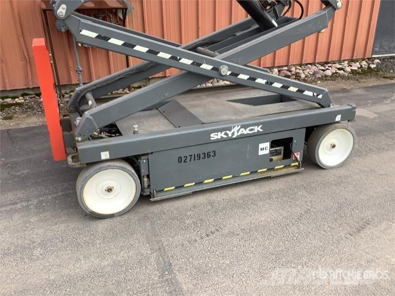 SkyJack SJIII4740 Electric Scissor Lift Scissor lifts