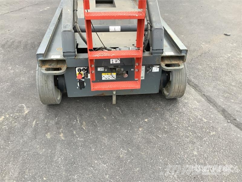 SkyJack SJIII4740 Electric Scissor Lift Šķerveida pacēlāji