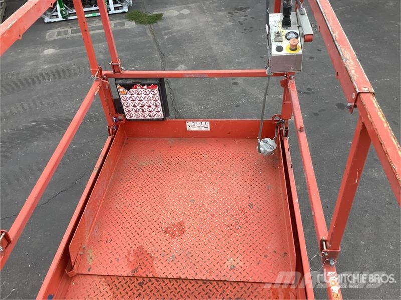 SkyJack SJIII4740 Electric Scissor Lift Šķerveida pacēlāji