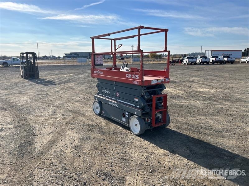 SkyJack SJlll-3226 Electric Scissor Lift Plataformas tijera