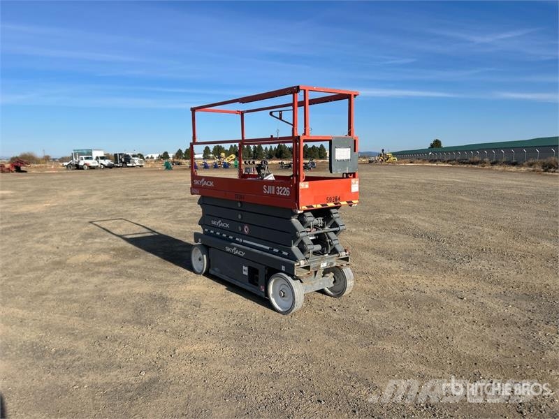 SkyJack SJlll-3226 Electric Scissor Lift Plataformas tijera