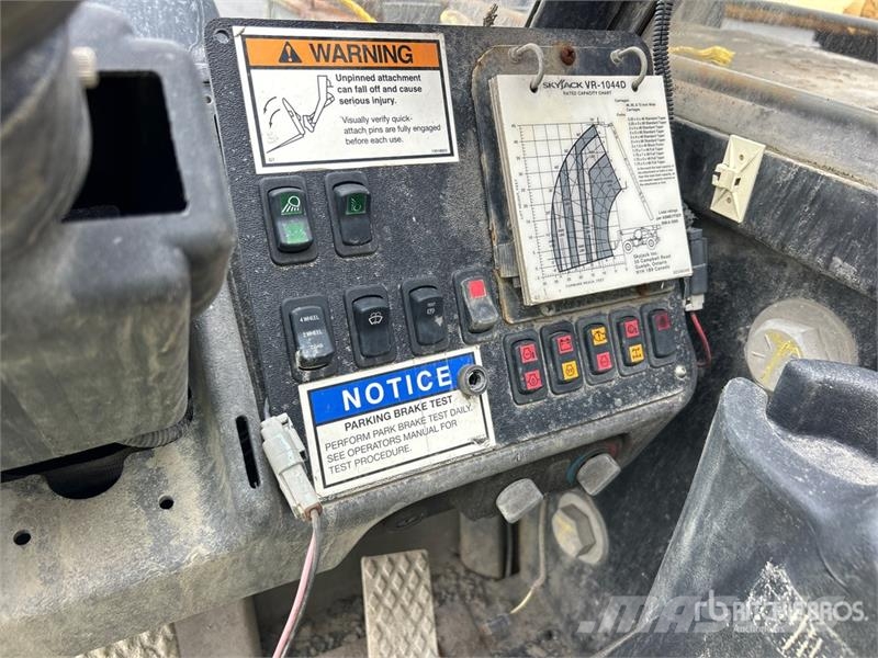 SkyJack VR-1044 Telehandler (Inoperable) テレスコーピックハンドラー
