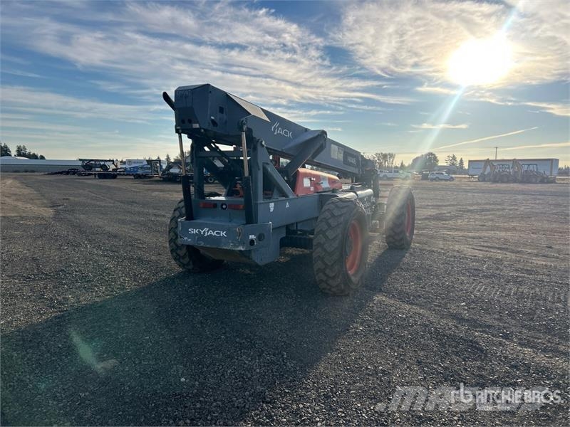 SkyJack VR-843E Telehandler Телескопические погрузчики