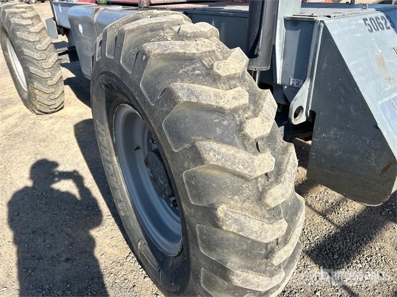SkyJack VR846 4x4x4 Telehandler 텔러 핸들러