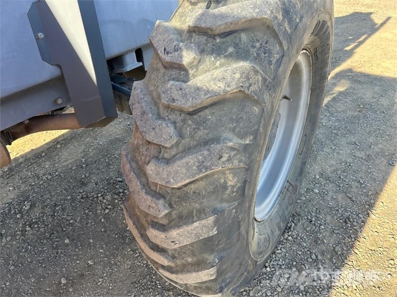 SkyJack VR846 4x4x4 Telehandler 텔러 핸들러