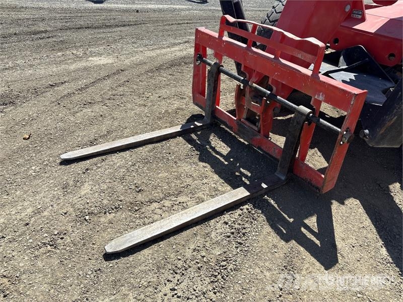 SkyTrak 10054 Telescopic handlers