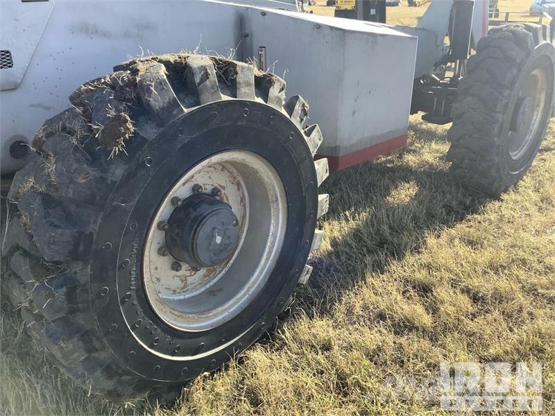 SkyTrak 10054 Telescopic handlers