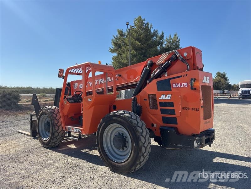 SkyTrak 10054 Telescopic handlers