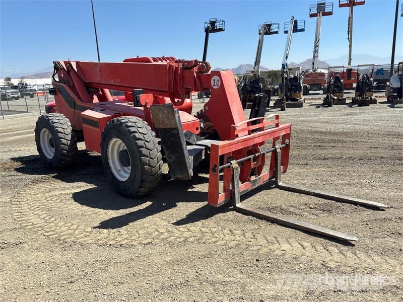 SkyTrak 10054 Telescopic handlers
