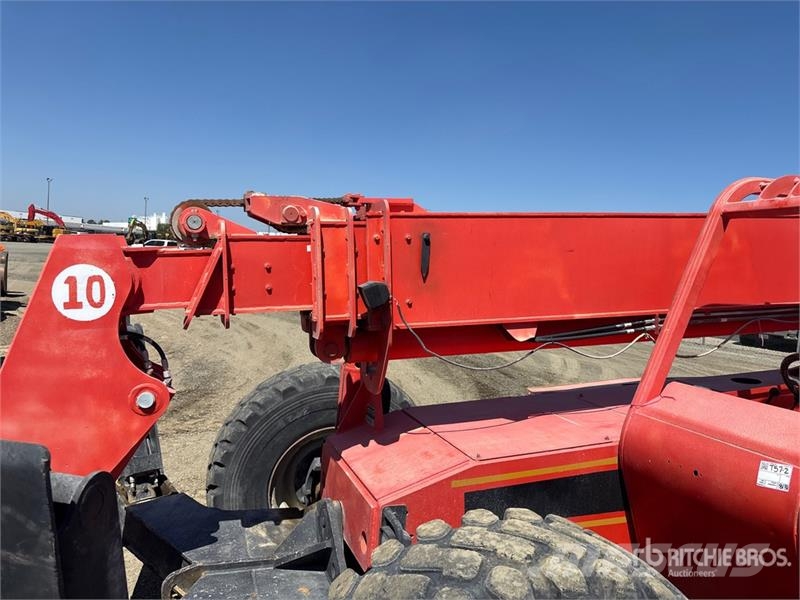 SkyTrak 10054 Telescopic handlers