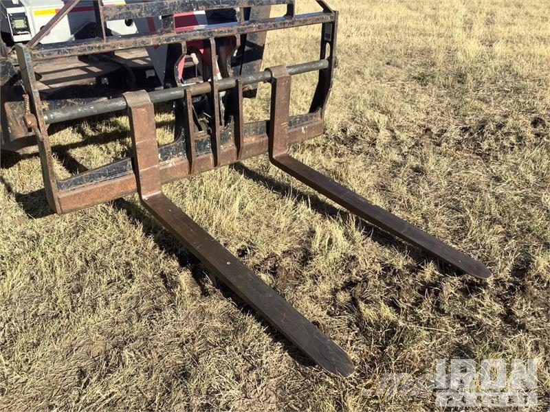 SkyTrak 10054 Telescopic handlers