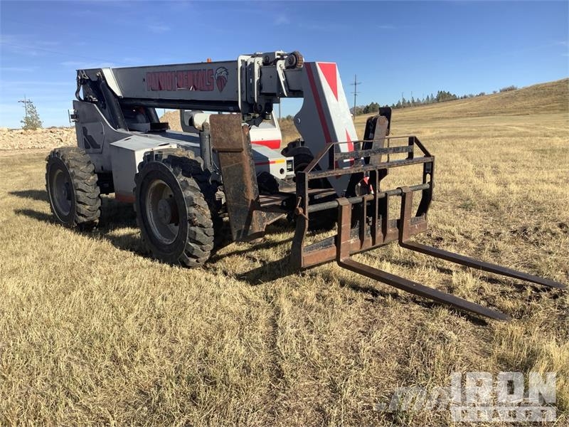 SkyTrak 10054 Telescopic handlers