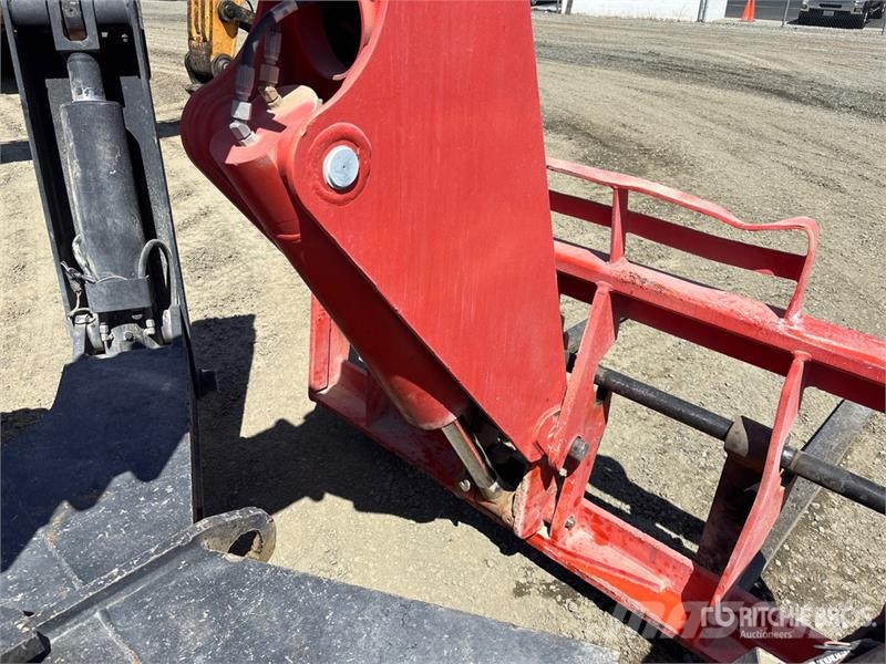 SkyTrak 10054 Telescopic handlers