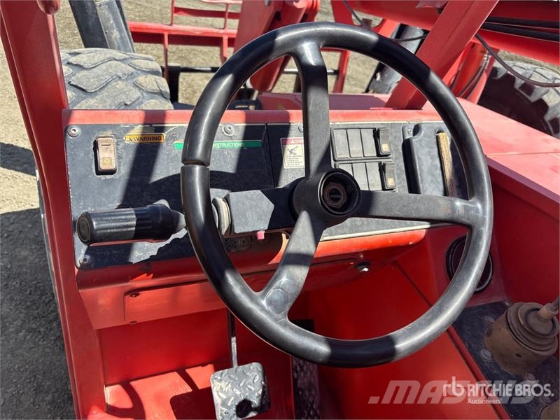 SkyTrak 10054 Telescopic handlers